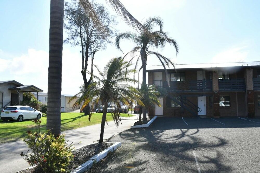 Фото Lakeside Inn Illawarra