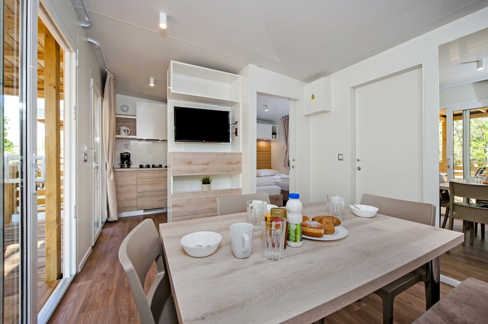 Фото Mediteran kamp Mobile Homes in Camping Puntica