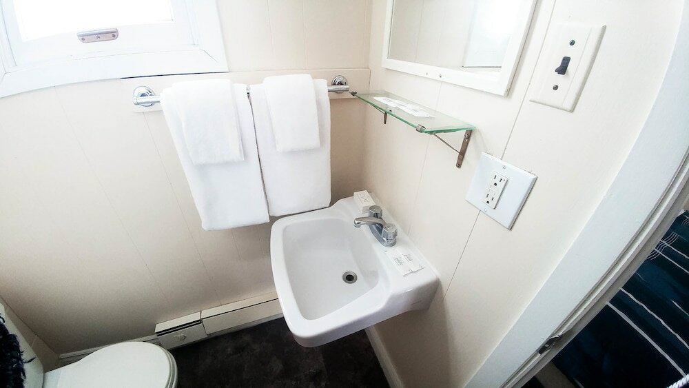 Фото The Shawville Hotel