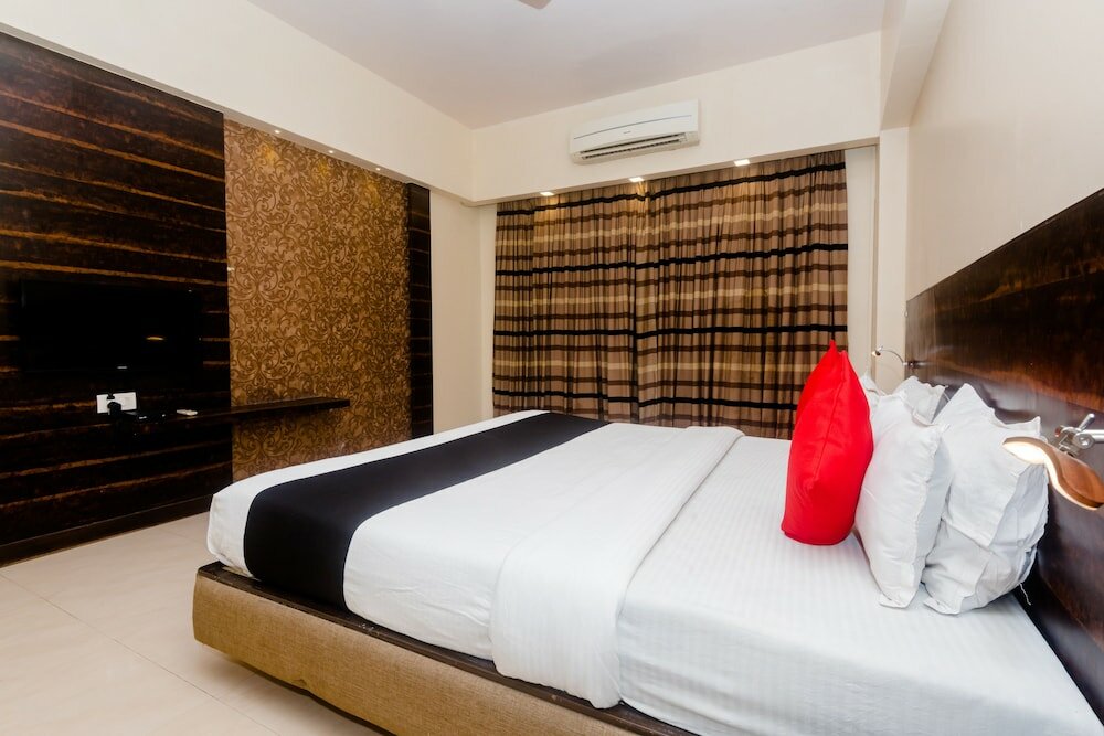 Фото Capital O 27600 Hotel Sai Plaza