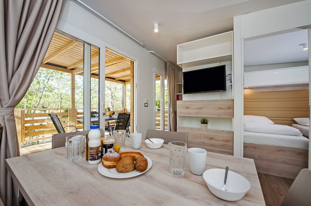 Фото Mediteran kamp Mobile Homes in Camping Puntica