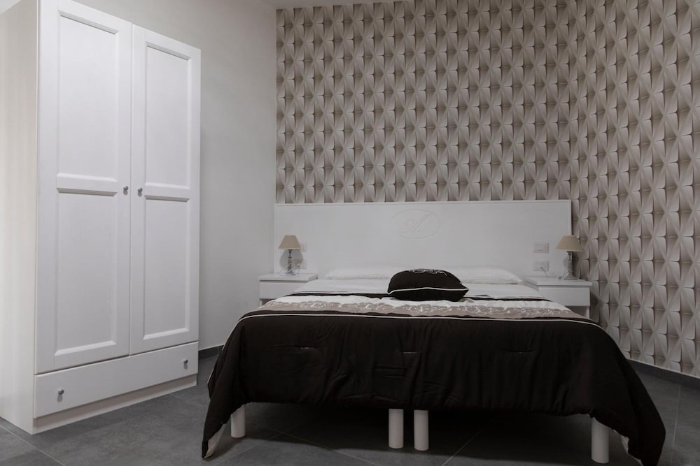 Фото Giuly Suites & Rooms