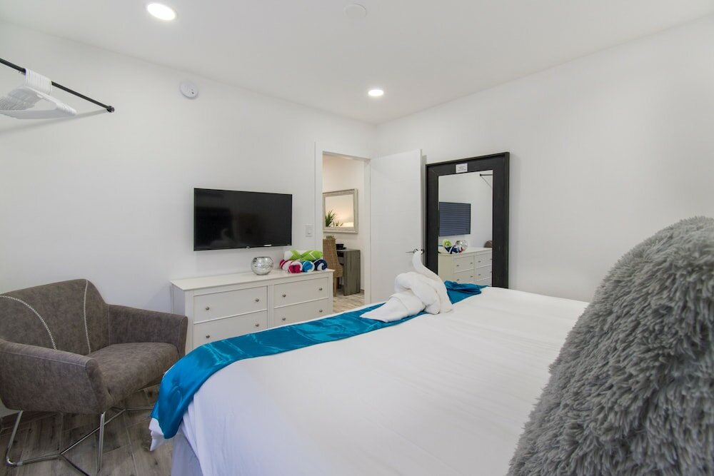 Фото Beach Inn by DesignedVR