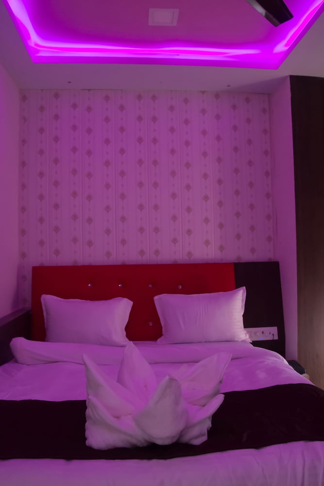 Фото Hotel Shree Palace & Restaurant