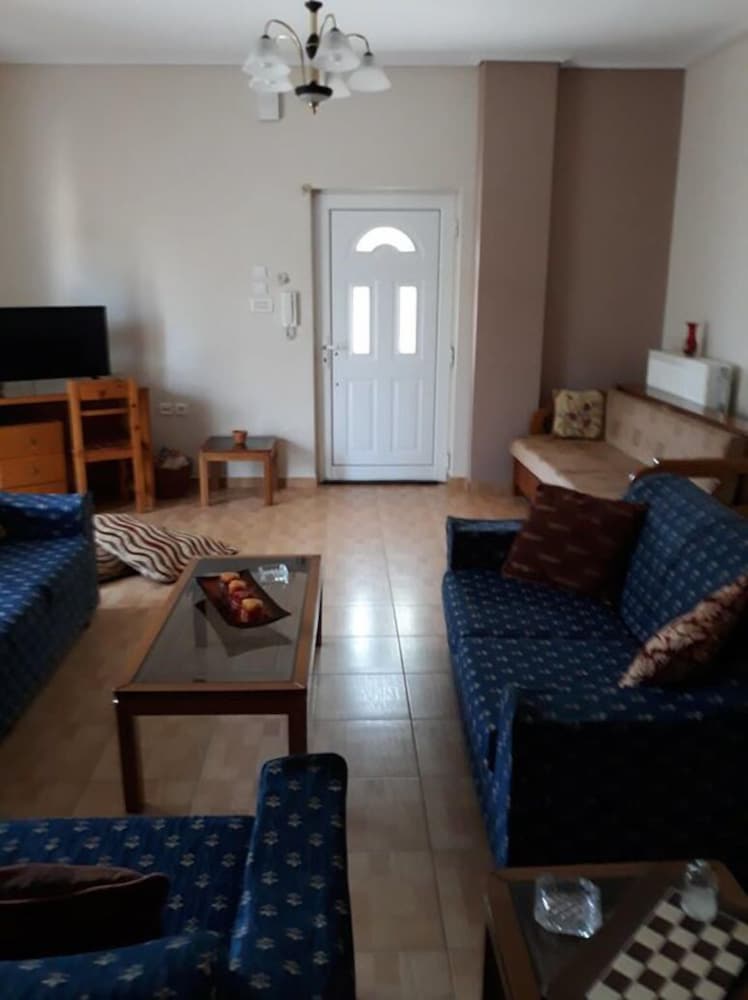 Фото Villa near Athens Airport & Rafina