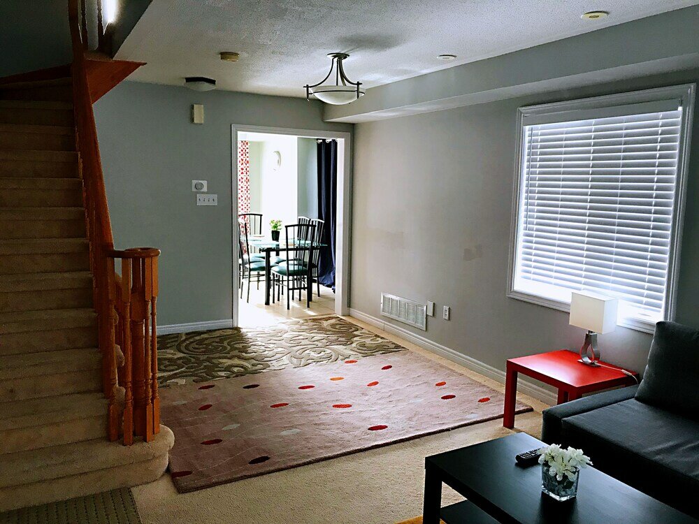 Фото Entire 3 Bedroom Townhouse in Markham