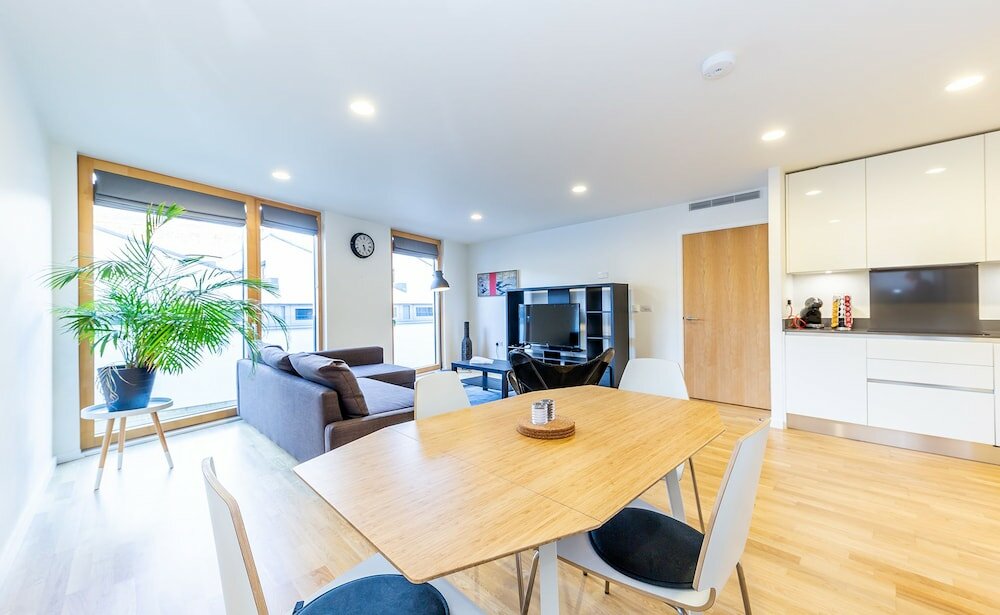 Фото 1 Bed Stylish Apartment with WiFi & Aircon