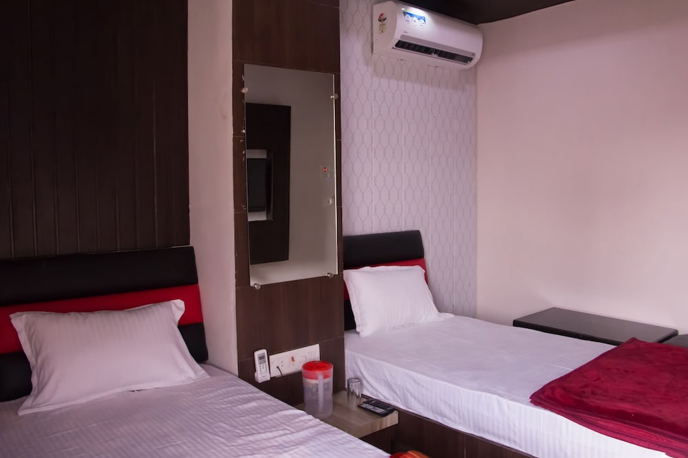Фото Hotel Shree Palace & Restaurant