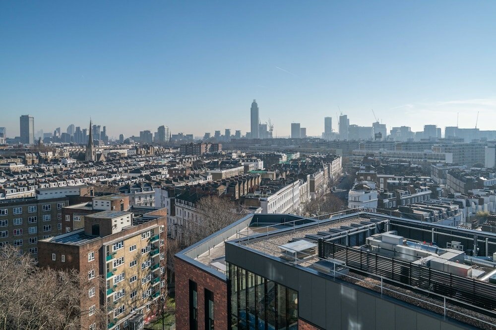 Фото Deluxe Victoria Home close to Buckingham Palace