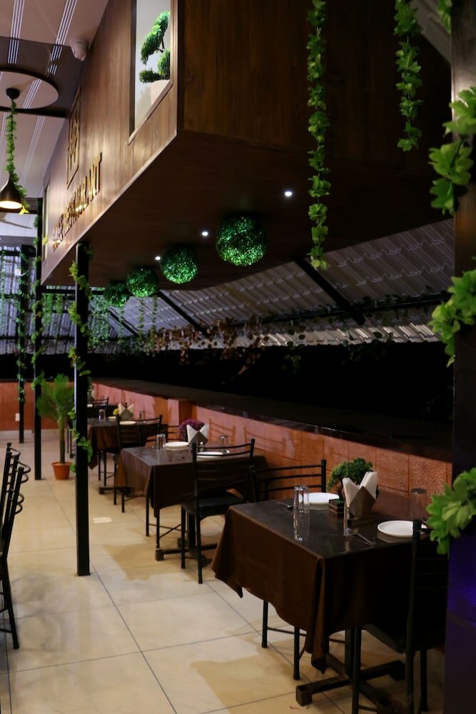 Фото Hotel Shree Palace & Restaurant