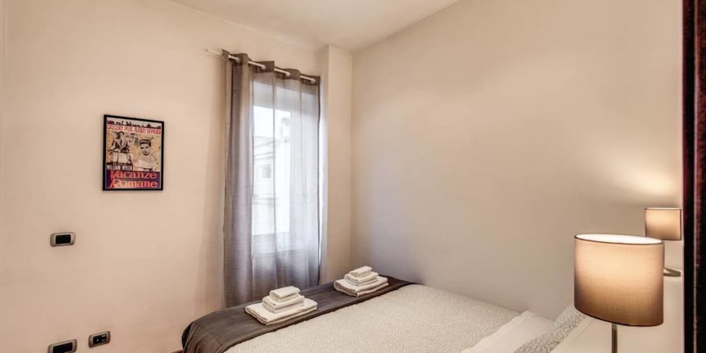 Фото Attic terrace with St Peter's Dome View