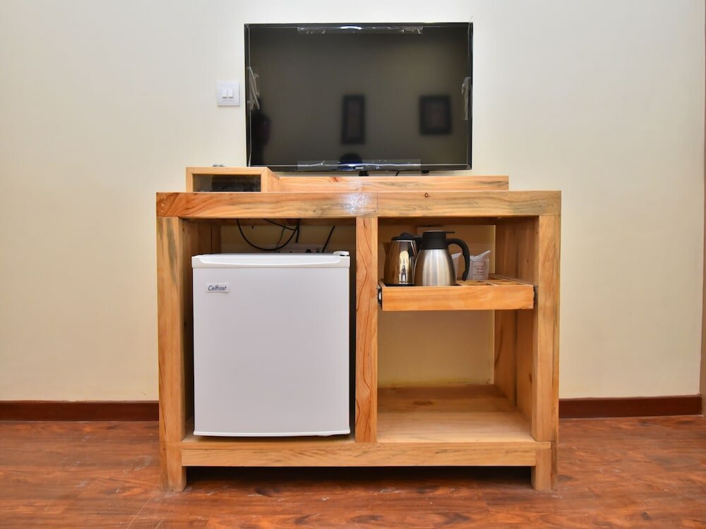 Фото Capital O 35409 Hotel Megh Niwas