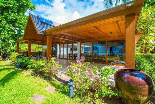 Гостиница Charming Beachfront Villa on Bangtao