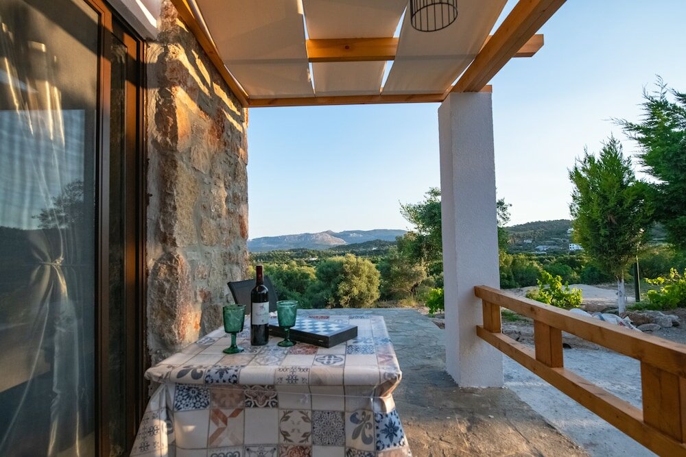 Фото To Stolidi tis Psinthou