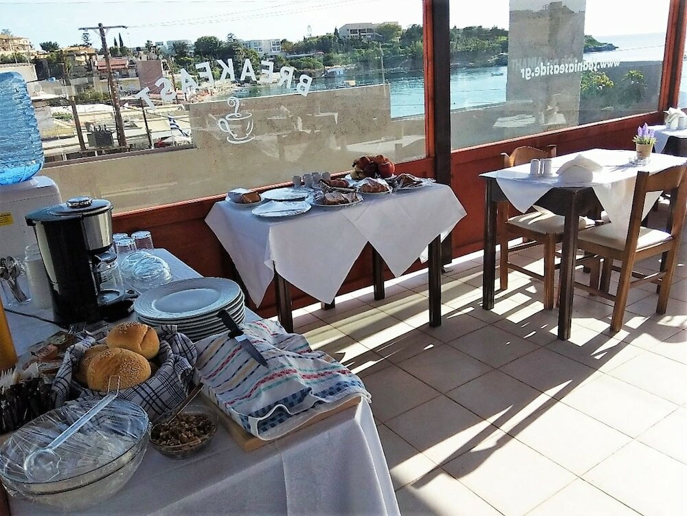 Фото Thania Seaside Smotel - Adults Only