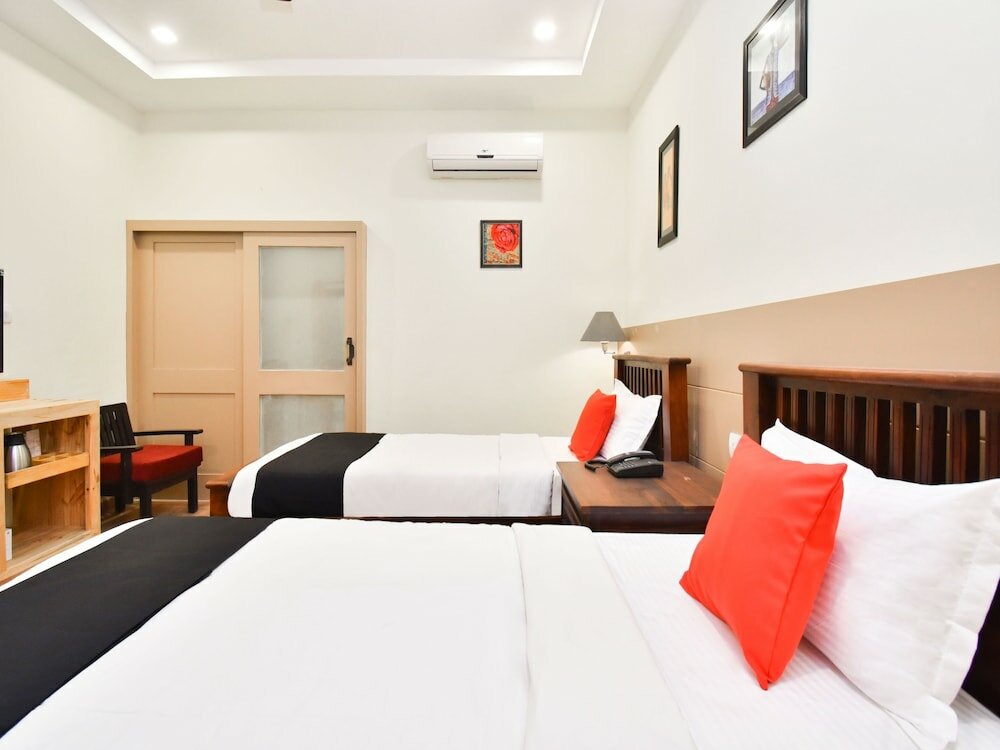 Фото Capital O 35409 Hotel Megh Niwas