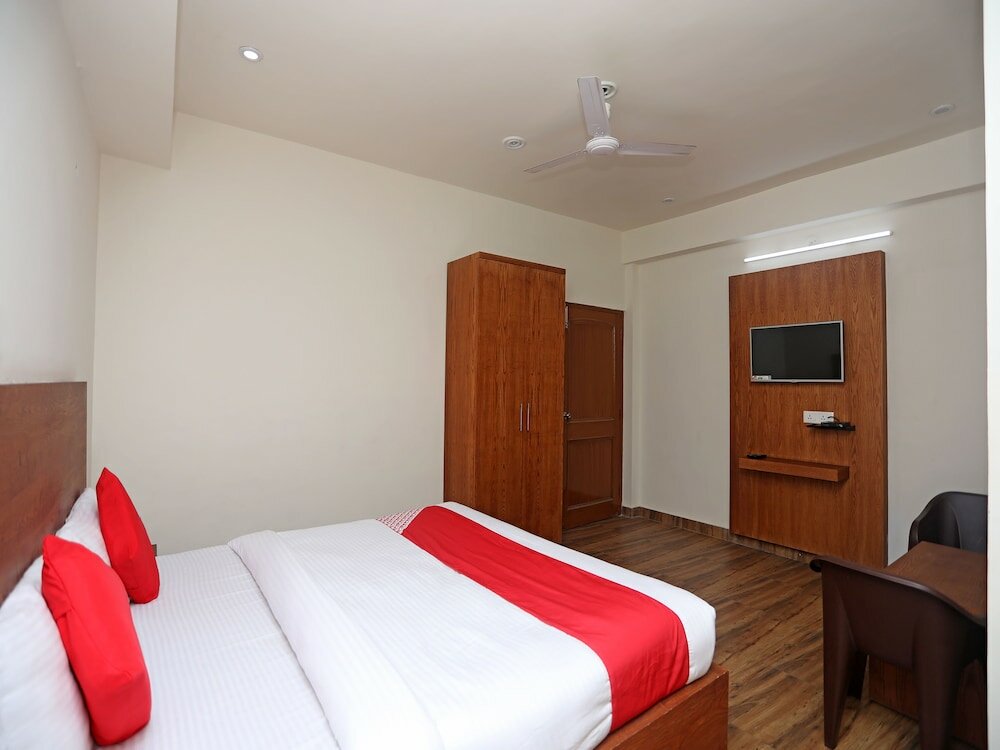 Фото Oyo 18347 Hotel Mountain Inn