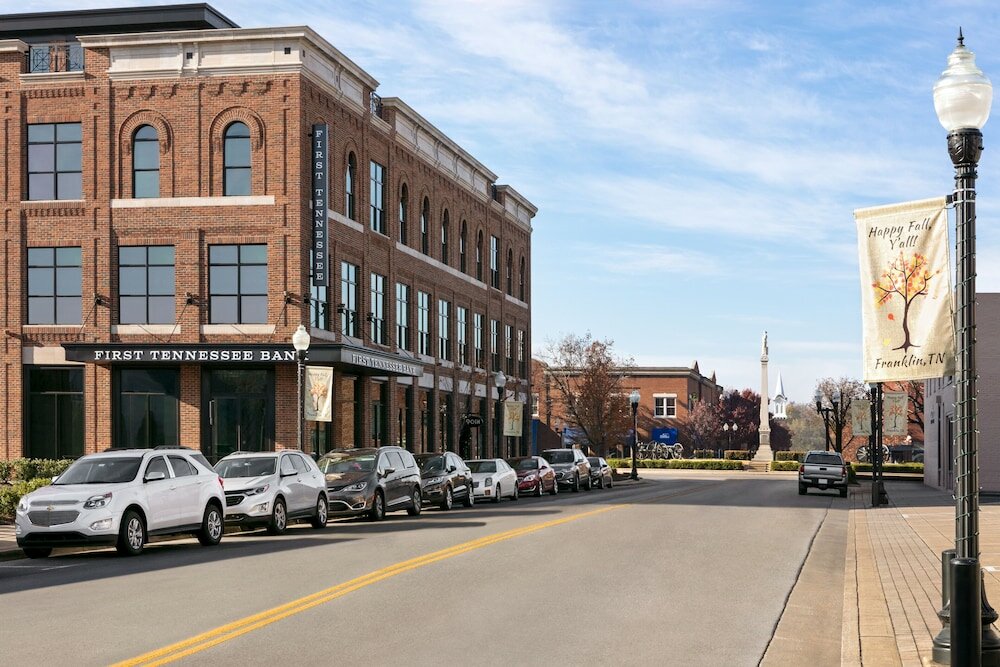 Фото The Harpeth Franklin Downtown, Curio Collection by Hilton