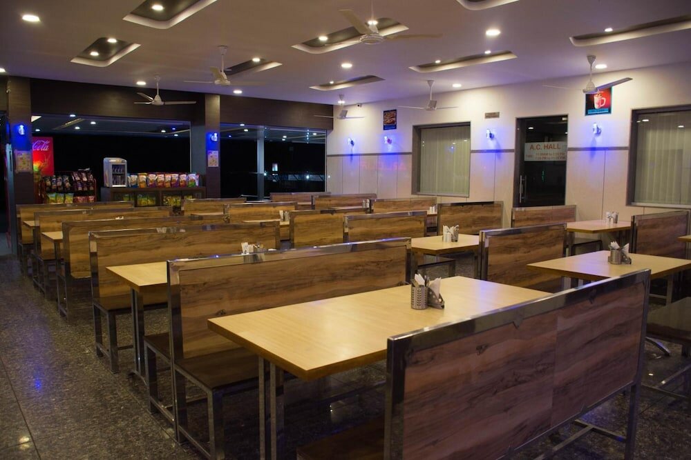 Фото Hotel Caravan