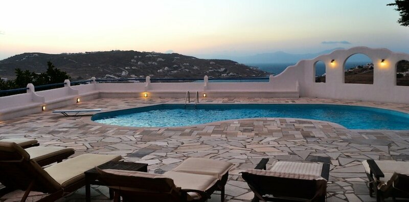 Гостиница Complex of Cycladic traditional houses