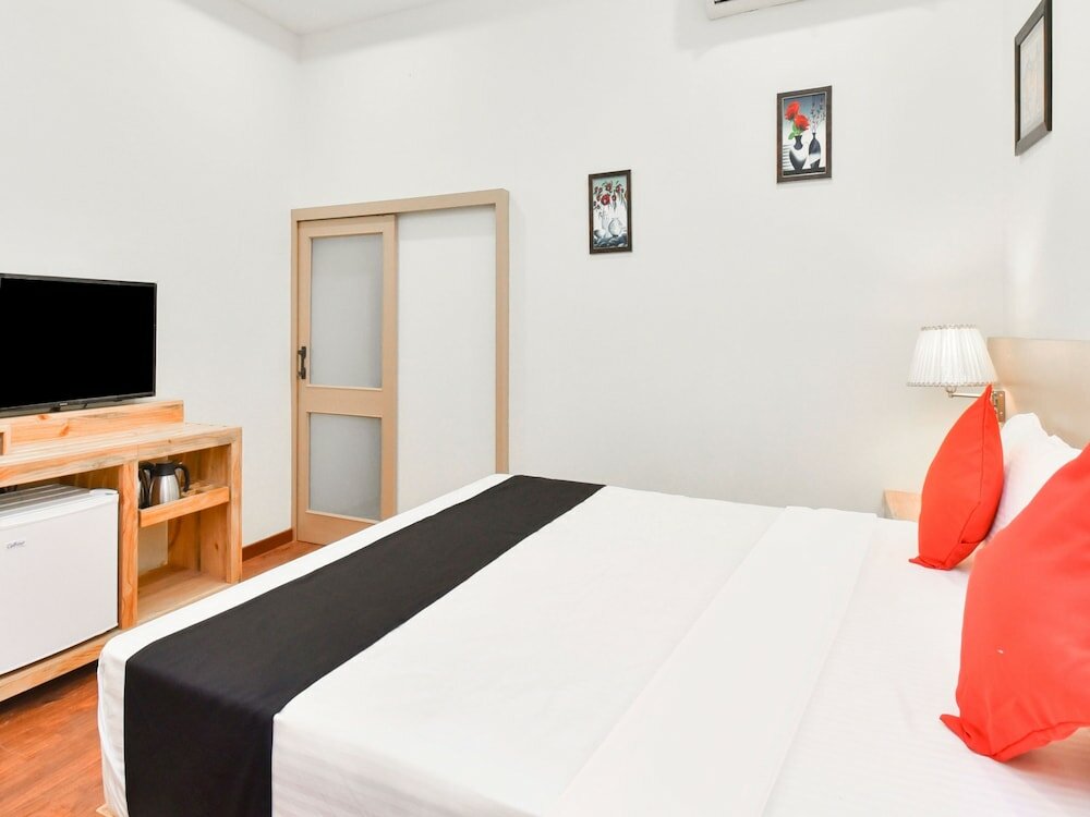 Фото Capital O 35409 Hotel Megh Niwas