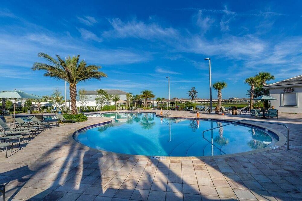 Фото 5br Pool Home in Storey Lake by Shv-4817