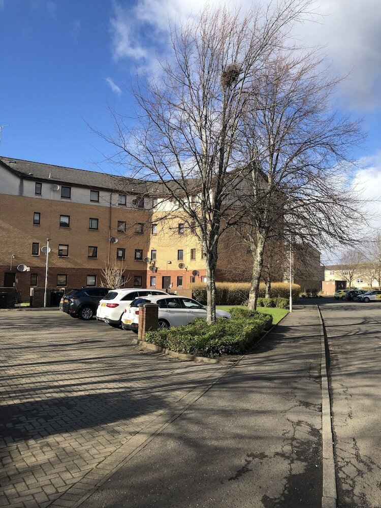 Фото Large Apartment Gla Airport