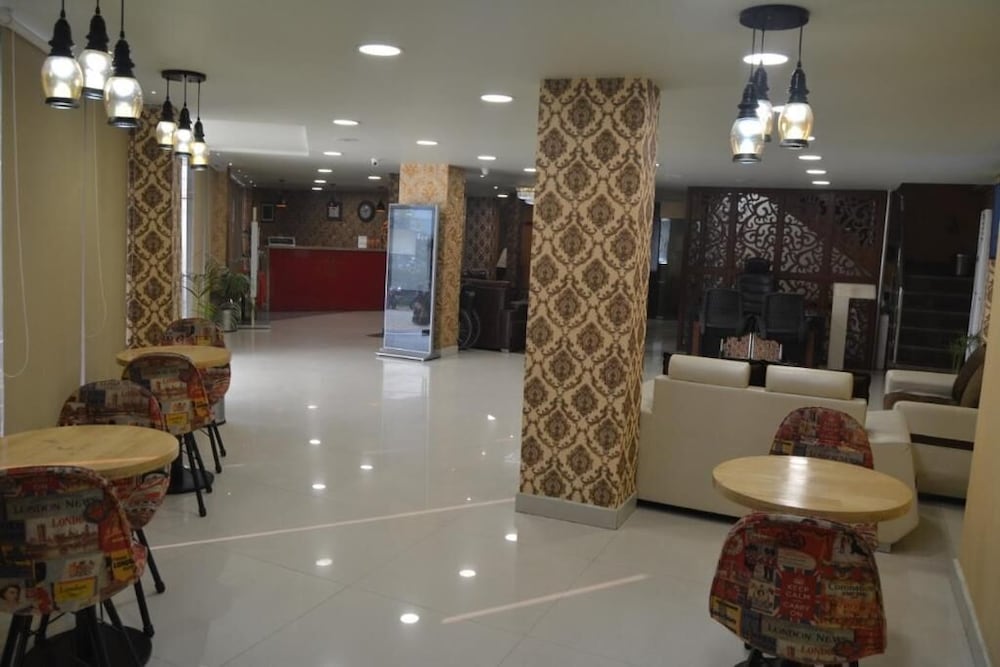 Фото The Red Velvet Hotel