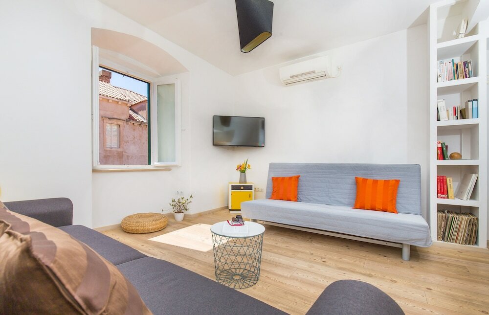 Фото Apartment & Room Joy