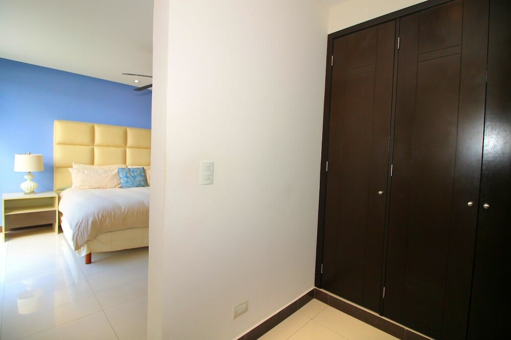 Фото Downtown Apartment Oasis 12