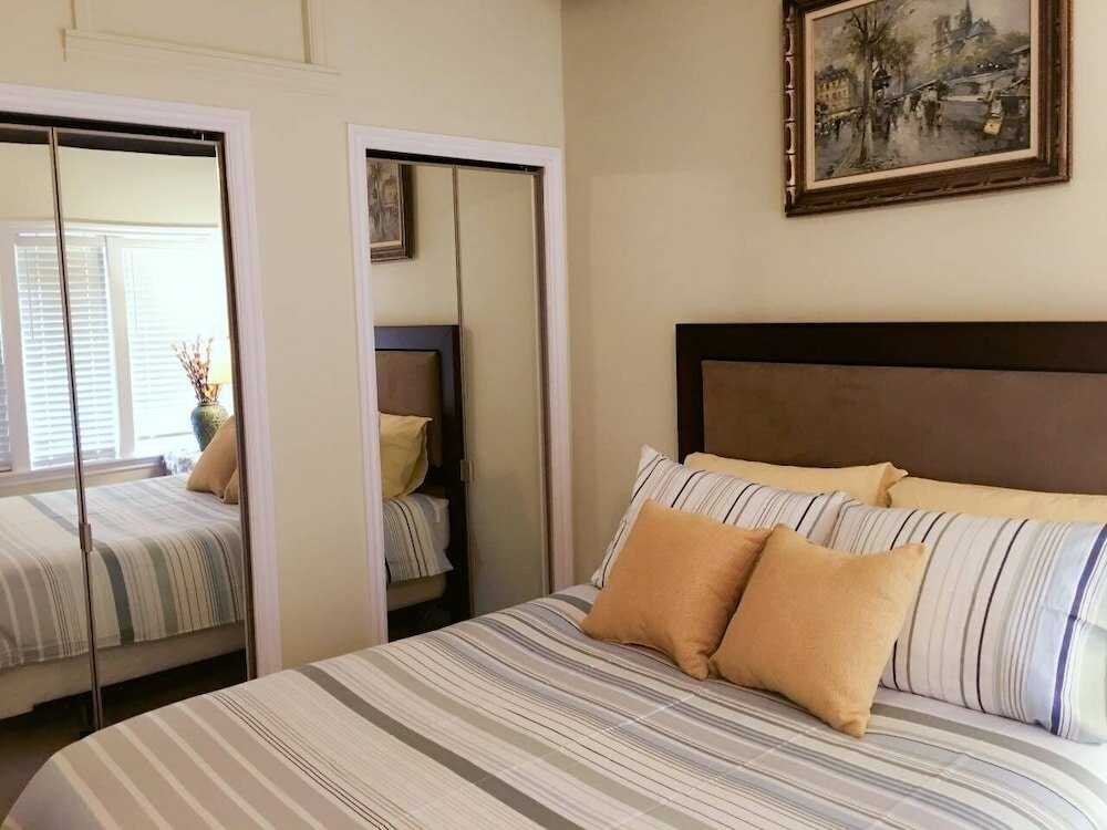 Фото A - Large Coastal Retreat