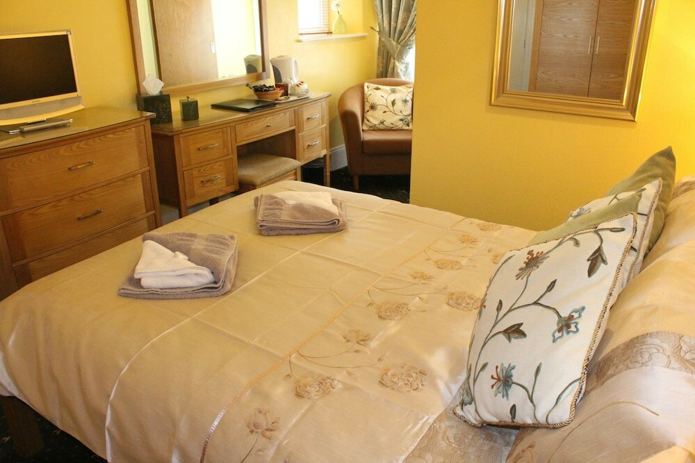 Фото Exton House