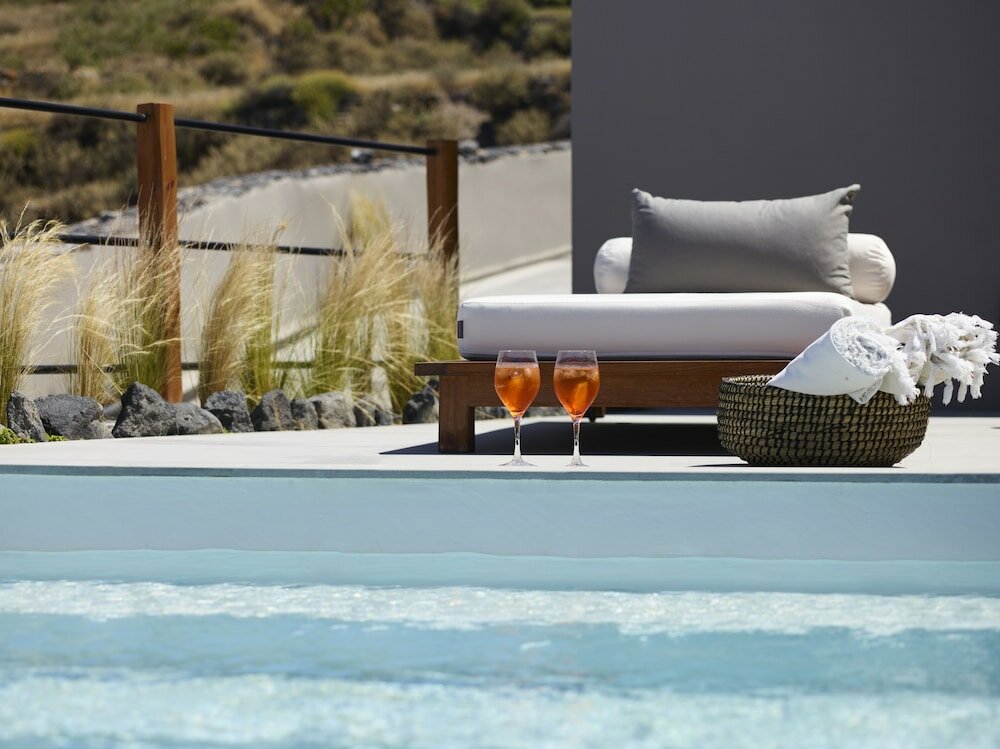 Фото Melidonia Suites