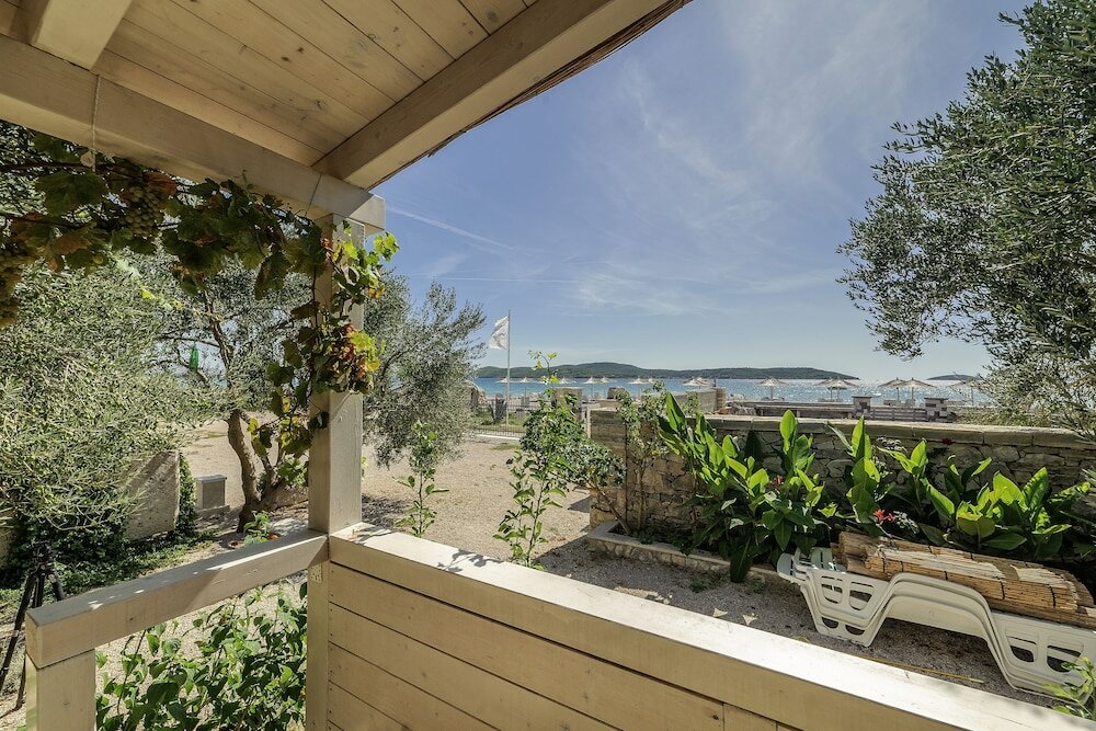 Фото Olive Garden Camp Resort