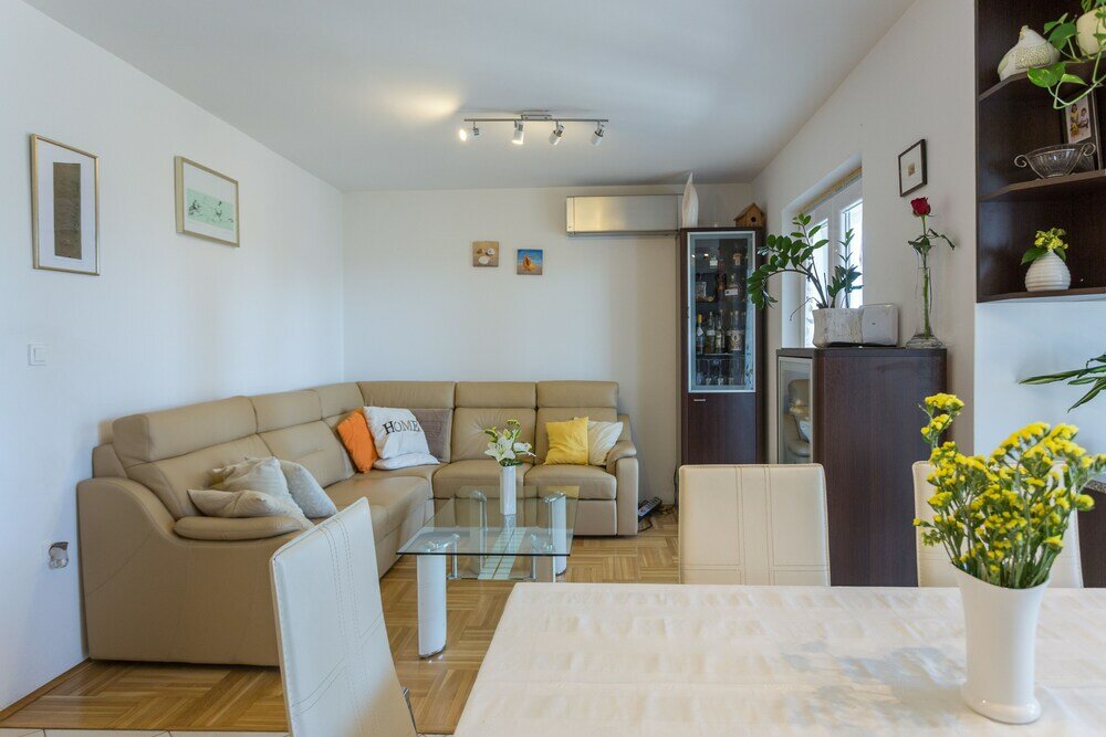 Фото Tomazin Apartment