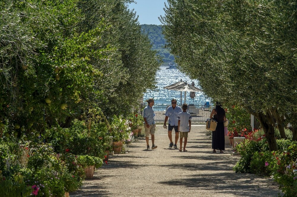 Фото Olive Garden Camp Resort