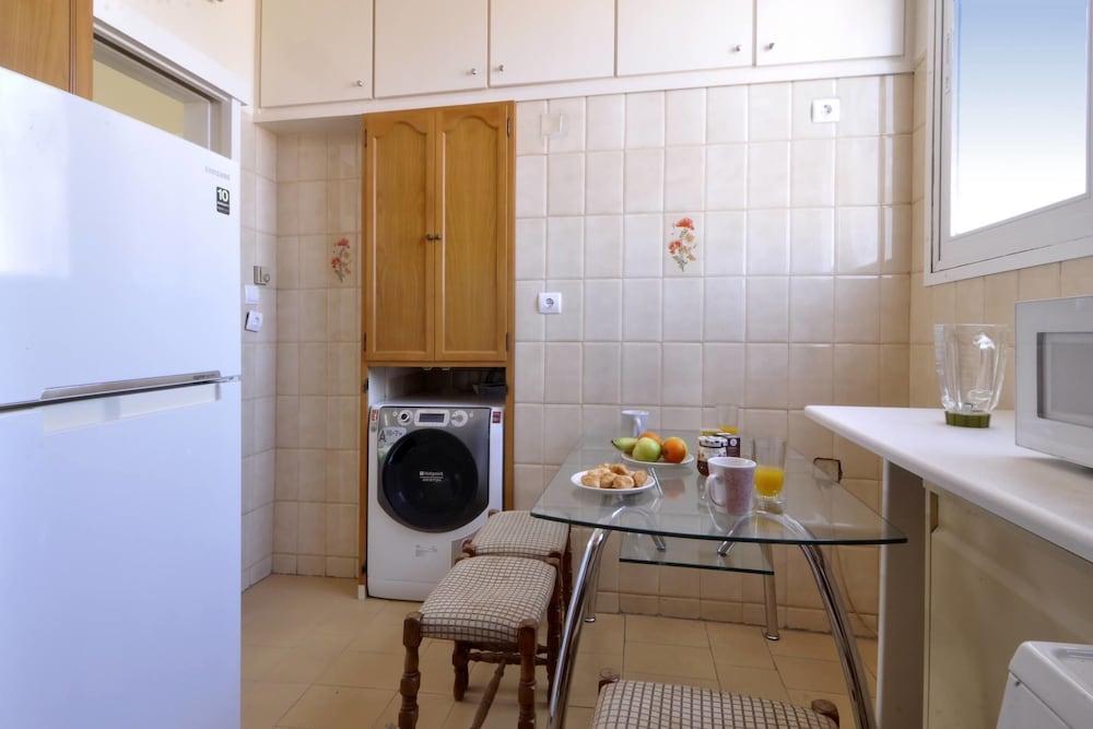 Фото Historic Plaka Apartments