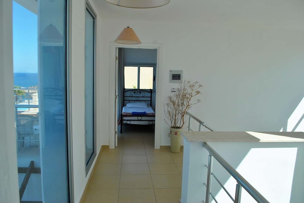 Фото Villa Blue Horizon by Amy Villas