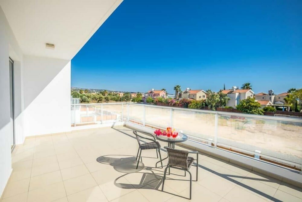 Фото Villa White Moonflower