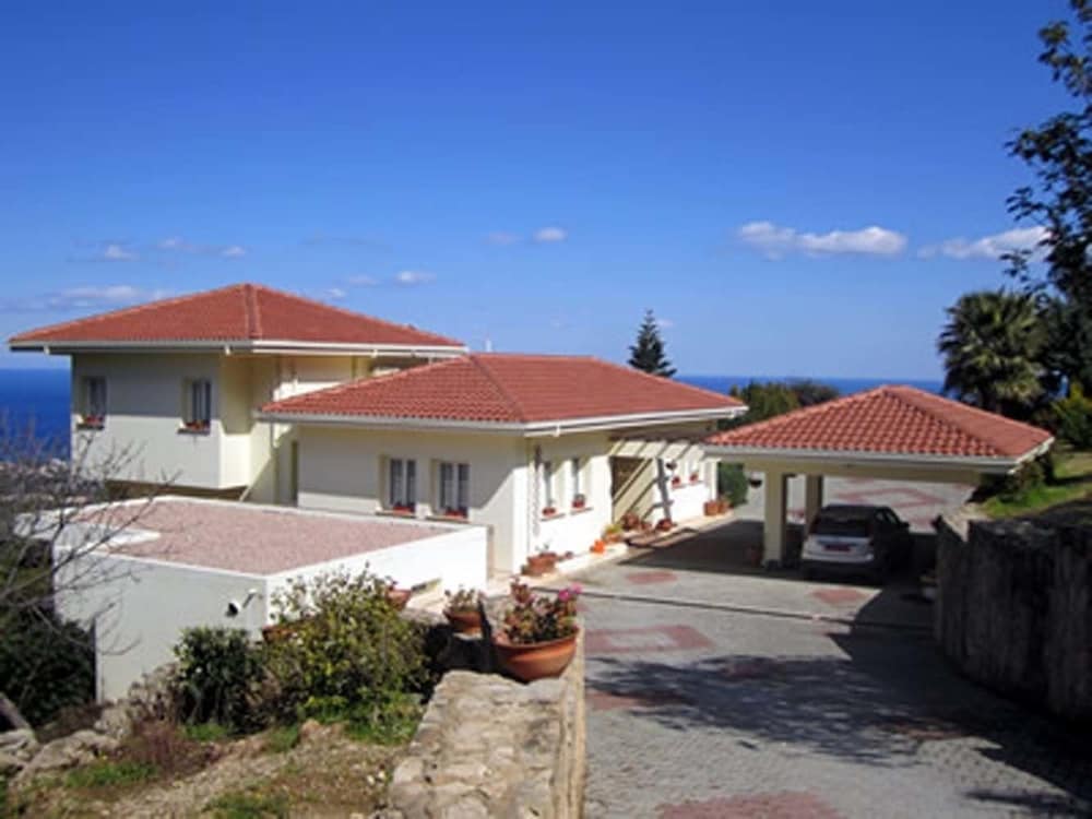 Фото Villa Hillcrest by Amy Villas