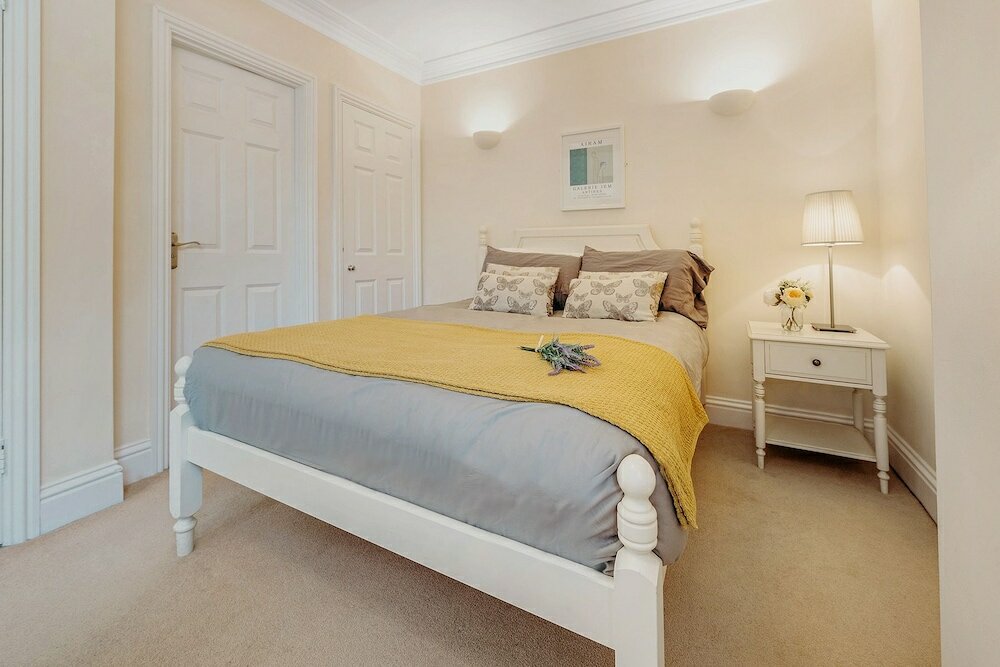 Фото Douglas House