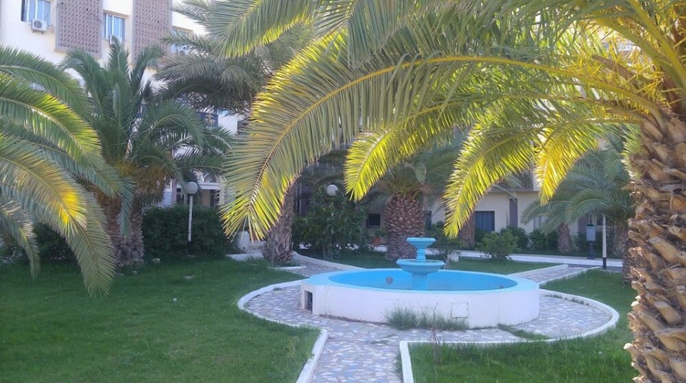 Фото отеля 2