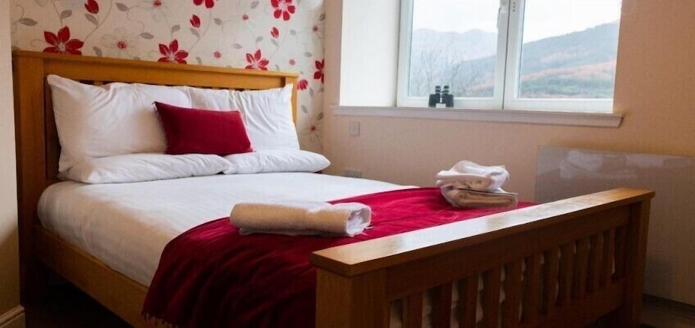 Фото Lochside Guest House