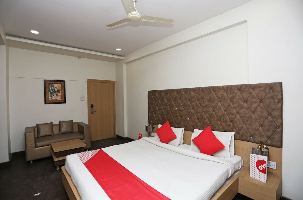Фото Oyo 22315 Hotel Rajdoot Gaurav