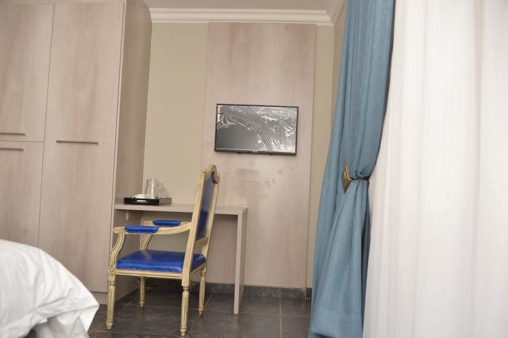 Фото Corner Cottage Bed and Breakfast