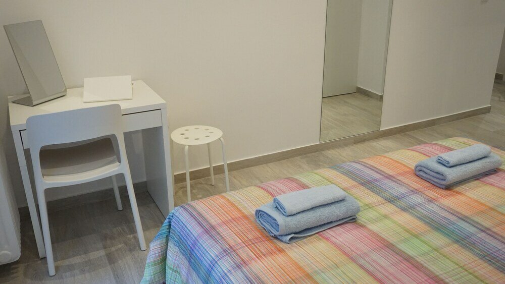 Фото Vibrant & Cozy Apt in Athens