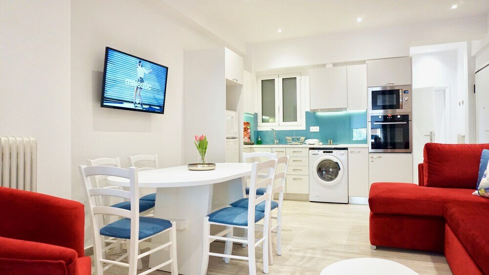 Фото Vibrant & Cozy Apt in Athens