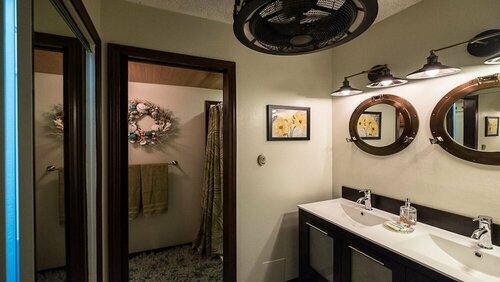 Гостиница Oceanfront Remodeled Studio Condo
