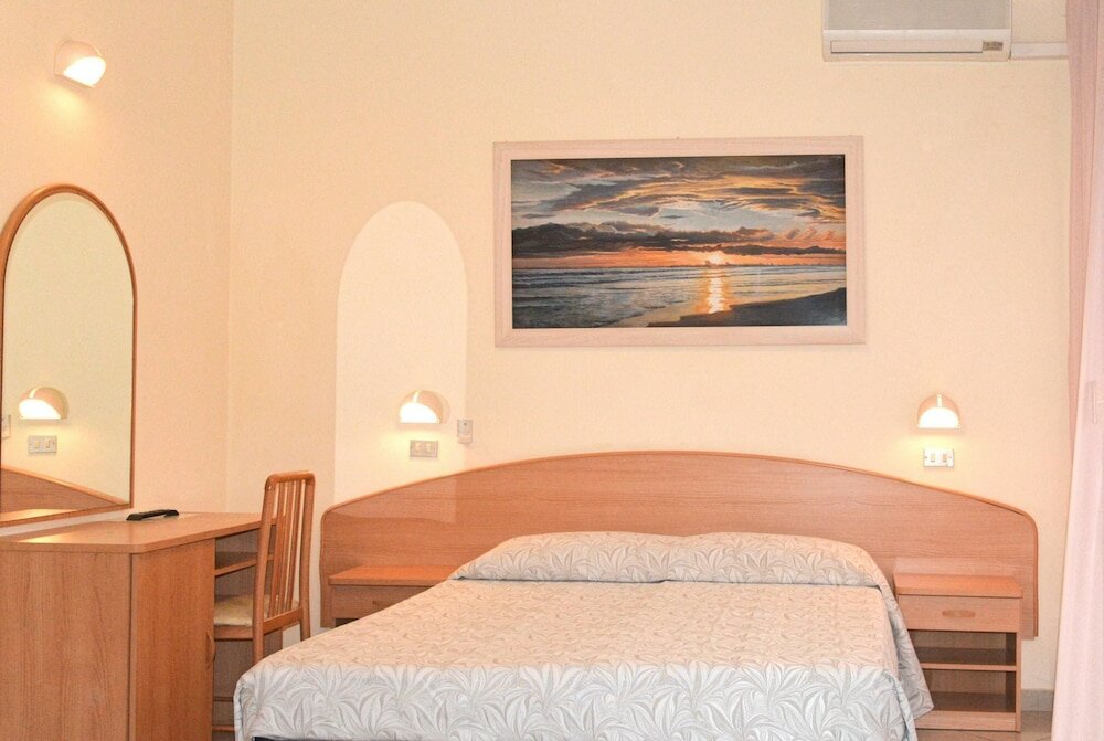 Фото Hotel Karin