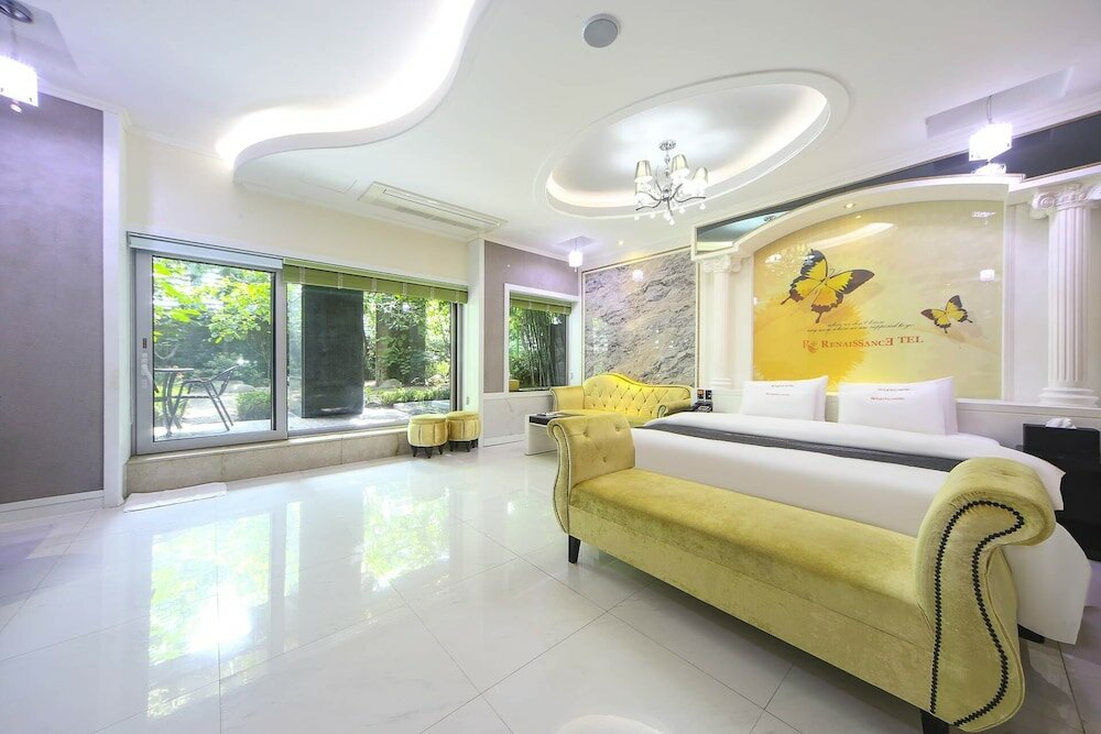 Фото Renaissance Hotel